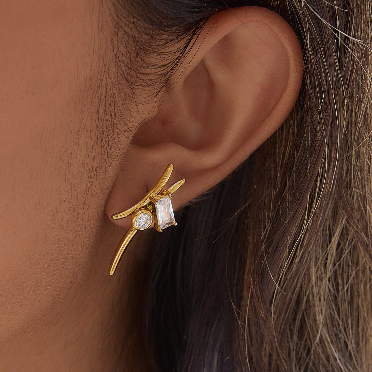 Estrella Crossed Bar Stud Earrings