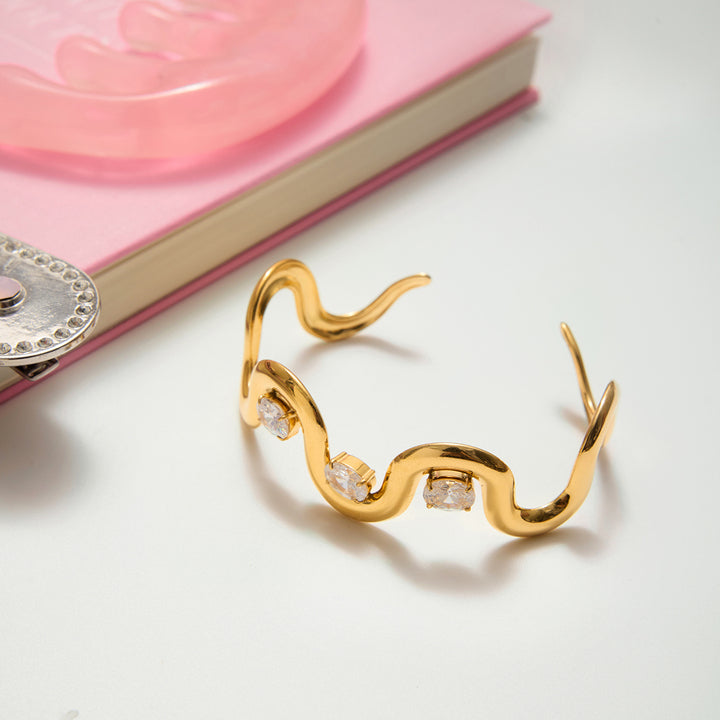 Alba Wavy Zircon Cuff Bracelet