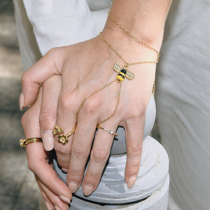 Garrigue Bee Hand Chain Ring