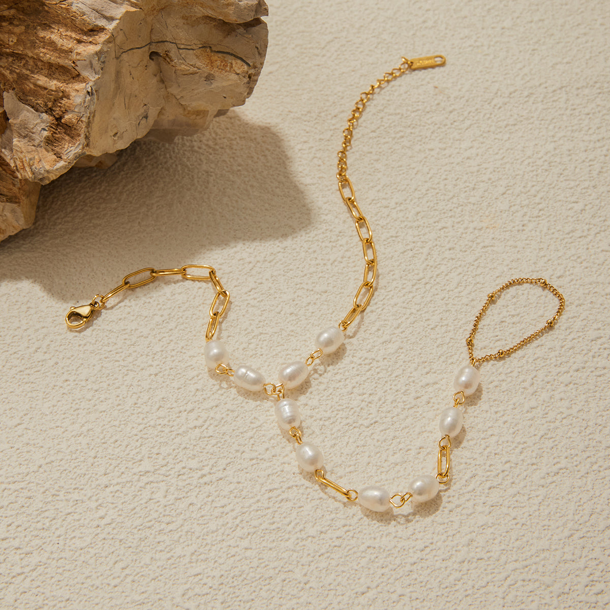 Isola Pearl Hand Chain Ring