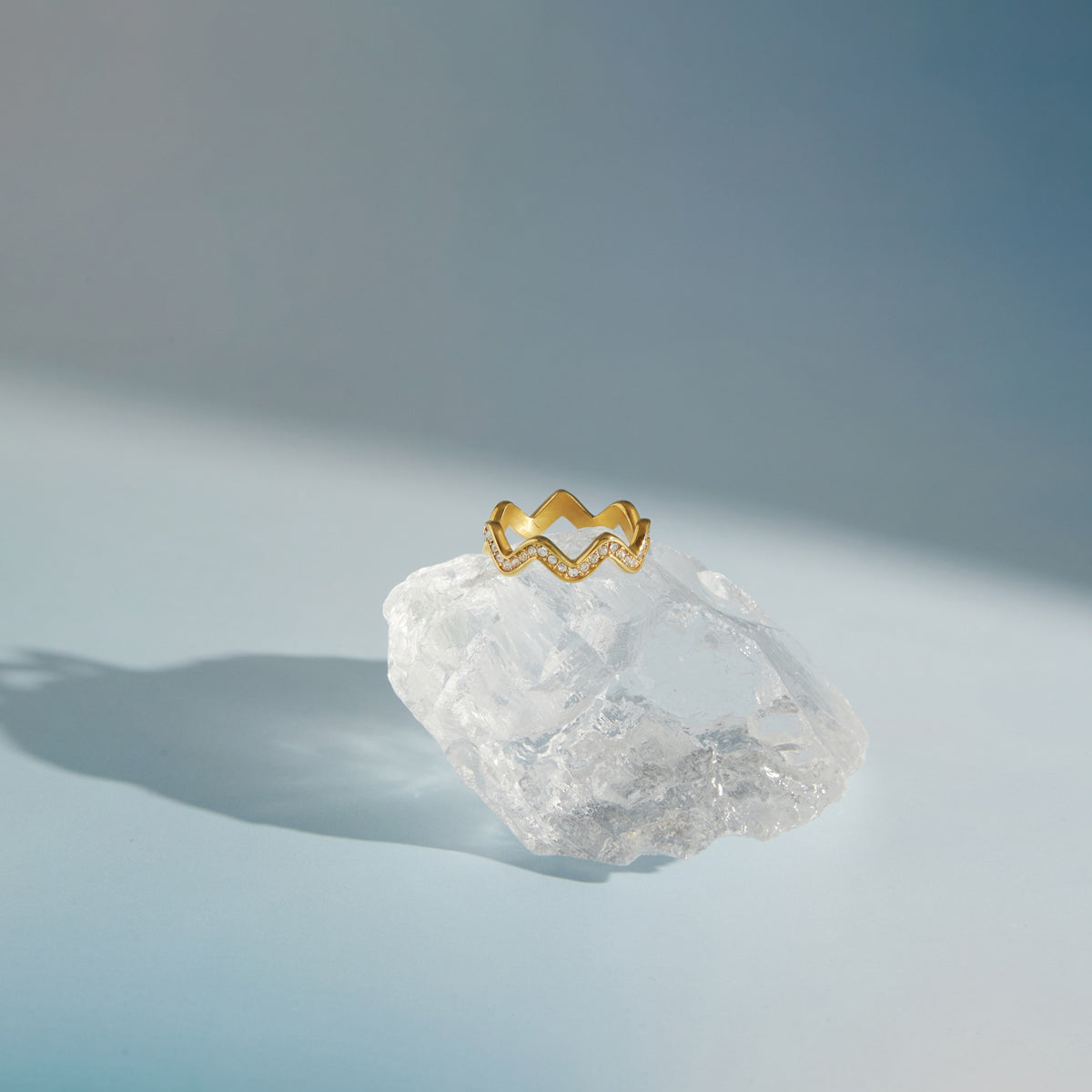 Meltemi Wave Crystal Band Ring