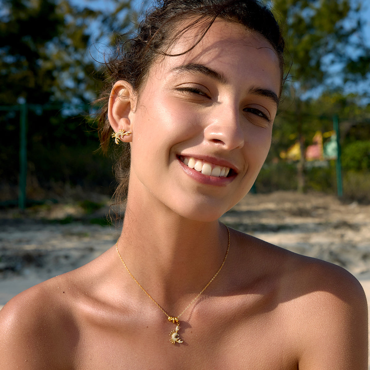 Marea Pavé Crab Pendant Necklace