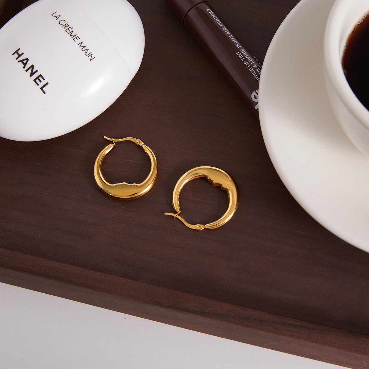 Tramontana Sculpted Crescent Hoop Earrings