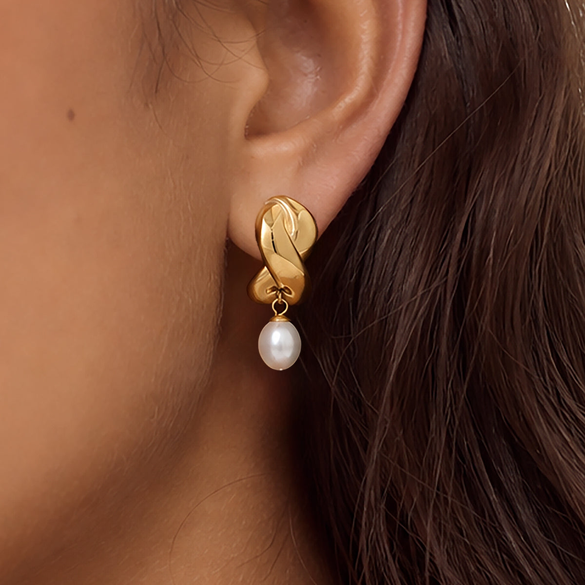 Marea Twisted Knot Pearl Earrings