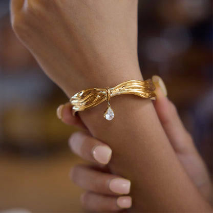 Tramontana Teardrop Cuff Bracelet
