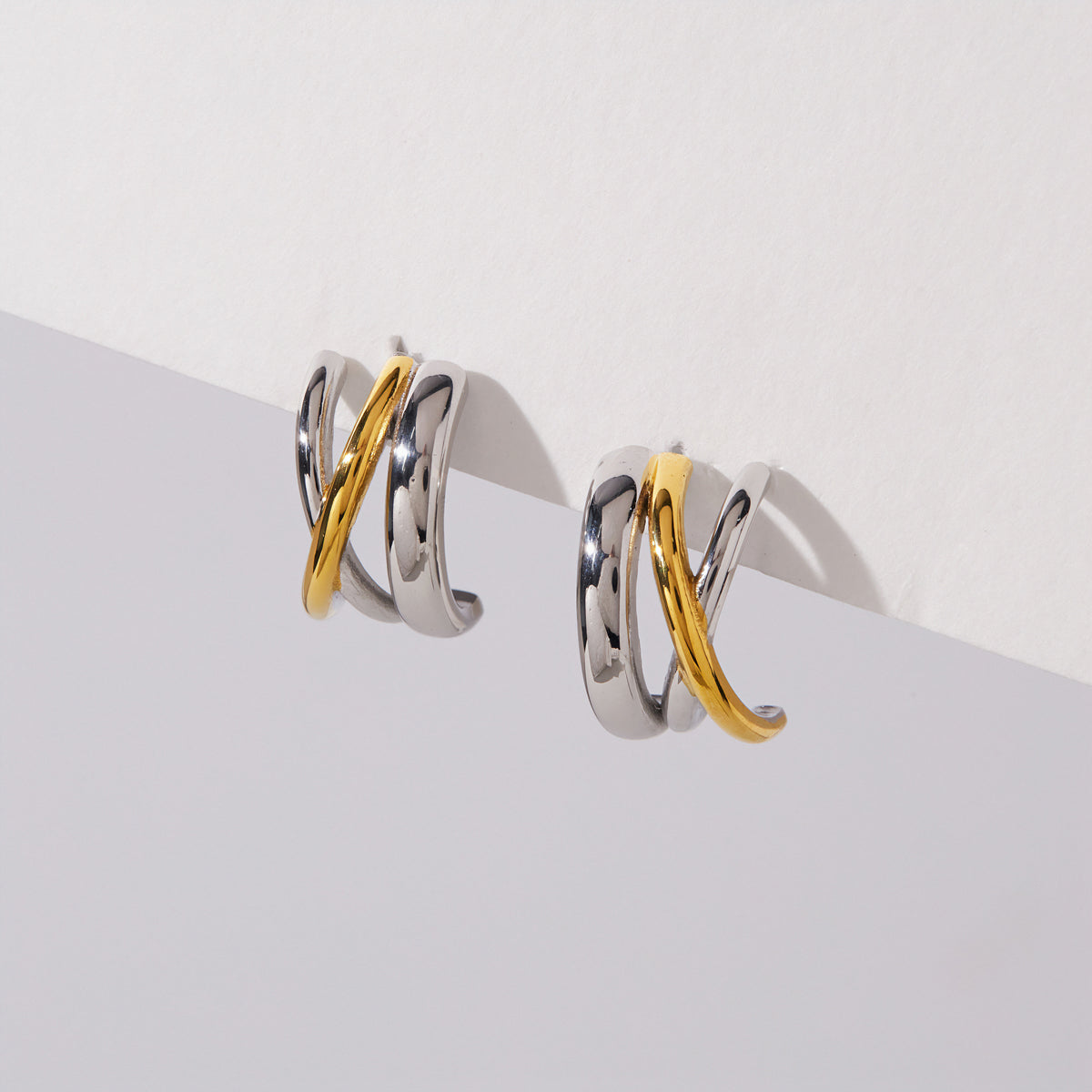 Ponente Crossover Hoop Earrings