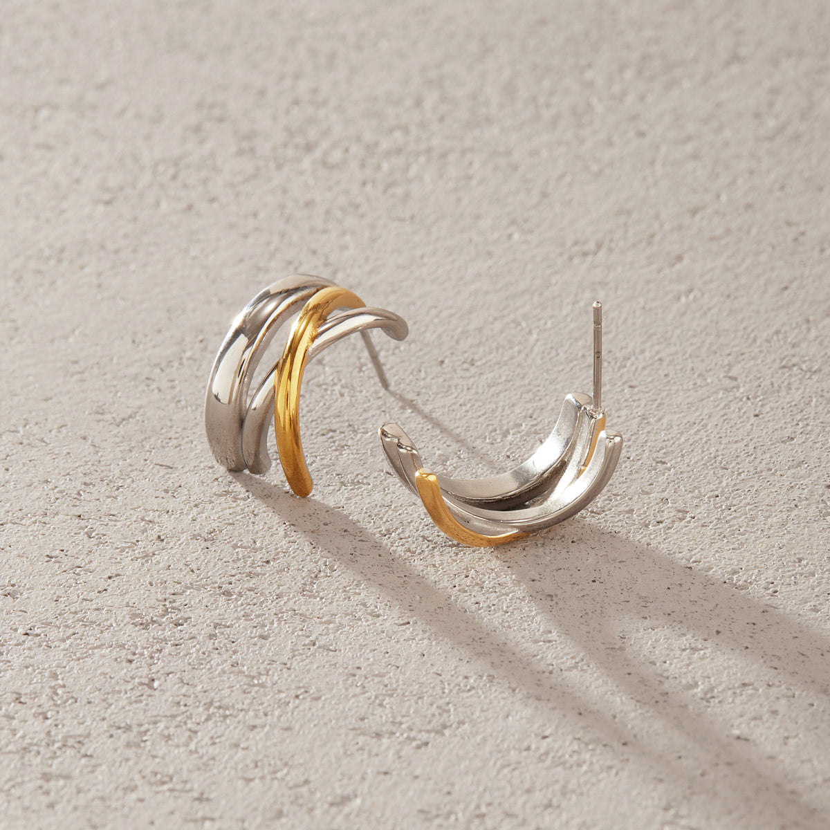 Ponente Crossover Hoop Earrings