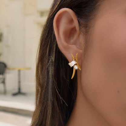 Estrella Crossed Bar Stud Earrings