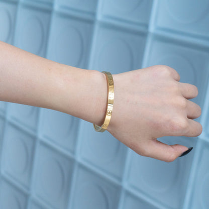 Eternity Gold Bracelet – Timeless Elegance