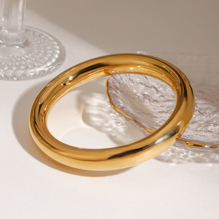 Riviera Smooth Round Bangle Bracelet