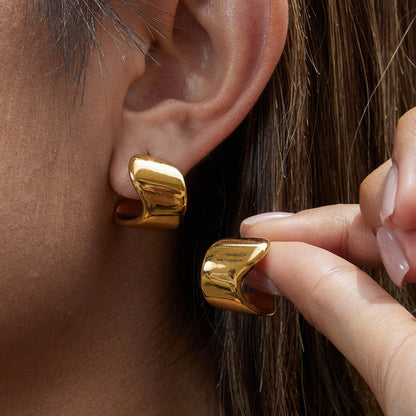 Levanter Polished Chunky Hoop Earrings