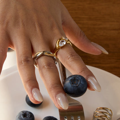 Marea Pear Cut Wave Ring