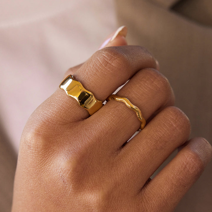Mistral Wavy Wide Band Ring
