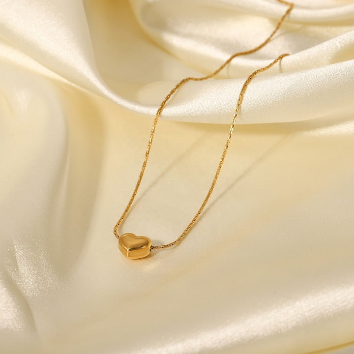 Dune Petite Heart Necklace