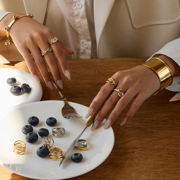 Marea Pear Cut Wave Ring
