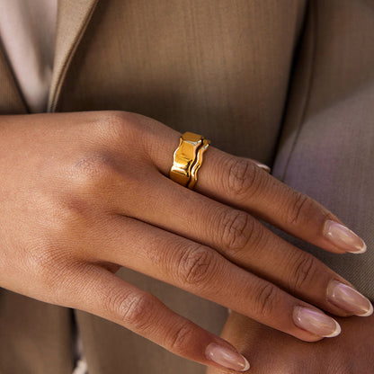 Mistral Wavy Wide Band Ring