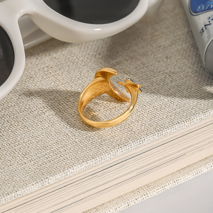 Zephyr Crescent Star Ring