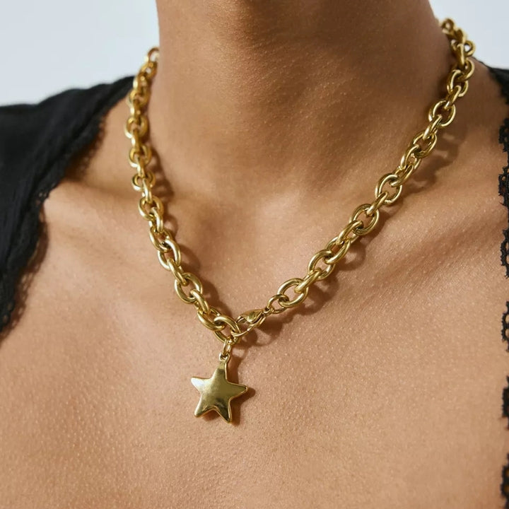 Levante Bold Star Chain Necklace