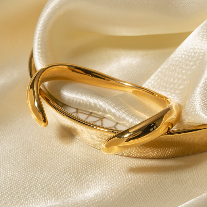 Dune Sculpted Wave Cuff Bracelet