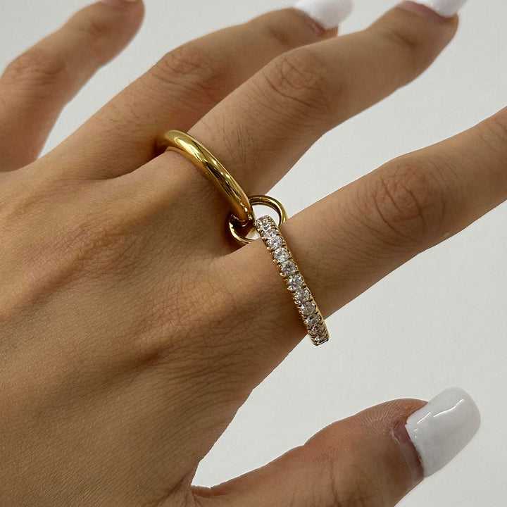 Menorca Interlocking Pavé Ring