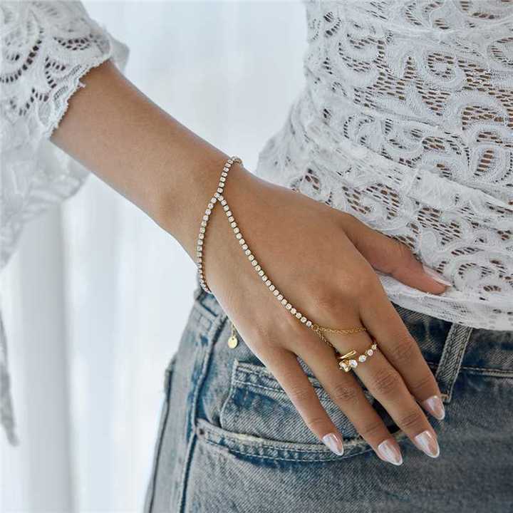 Vela Tennis Chain Hand Bracelet