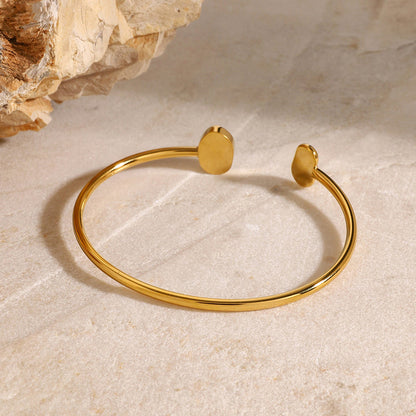 Lumen Oval Pearl Cuff Bracelet