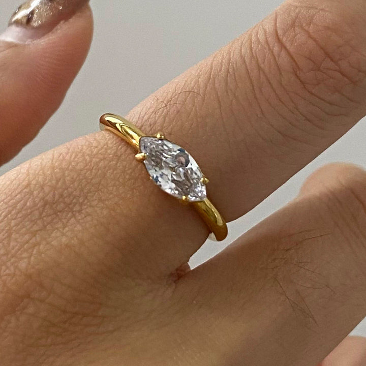 Cala Twisted Marquise Stacking Ring